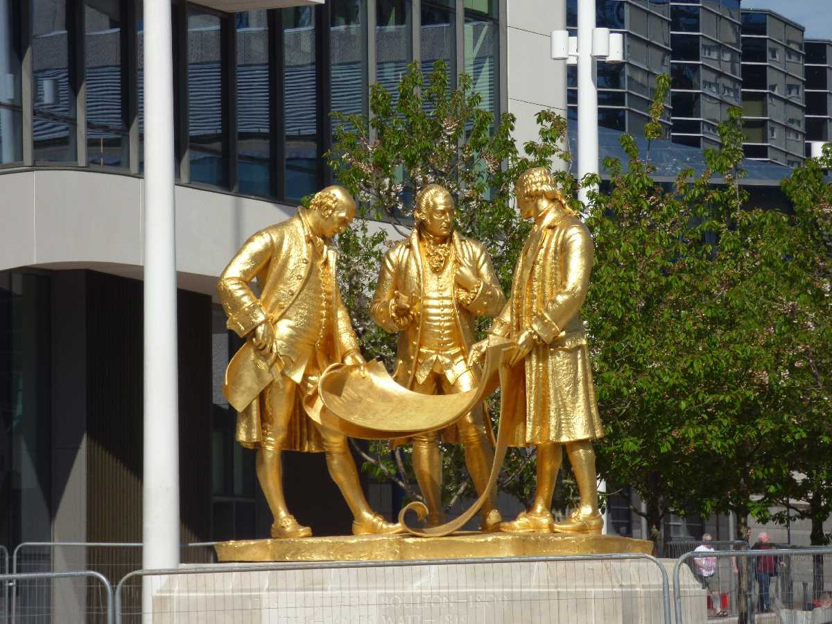 Boulton, Watt & Murdoch - the golden boys statue in Birmingham