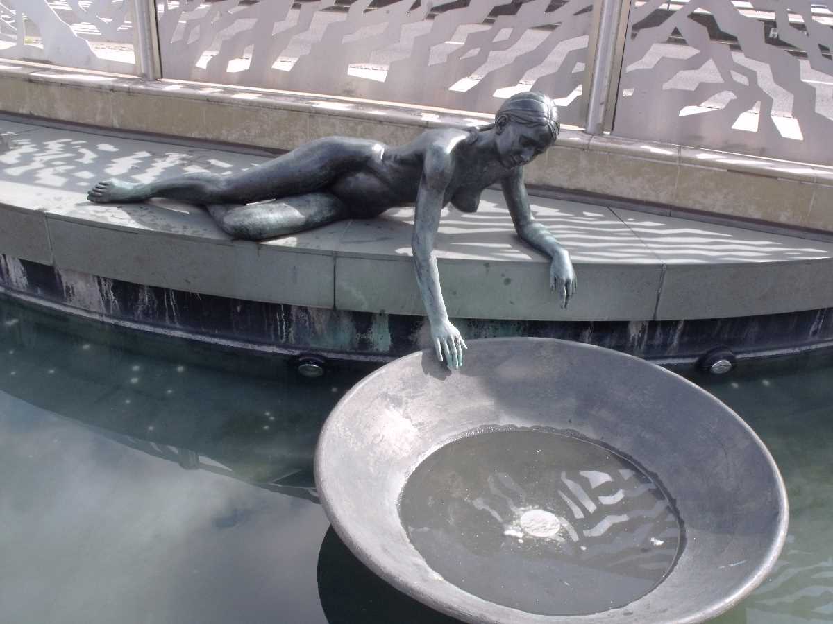 Hebe+-+a+wonderful+bronze+statue+in+Birmingham
